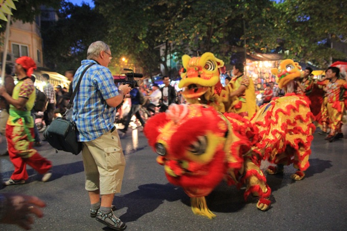 Hanoi Party Congress concludes with dragon dances - 4
