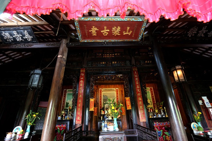 Old house with 120 wooden pillars in Long An - 4