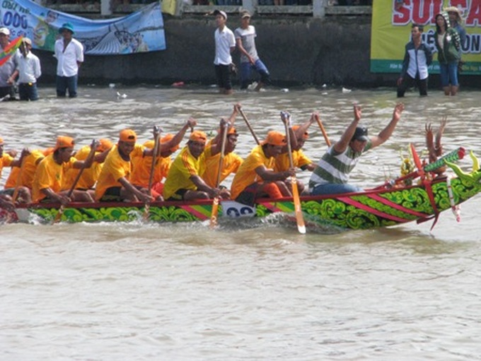 Thousands attend traditional Khmer festival in Soc Trang - 5