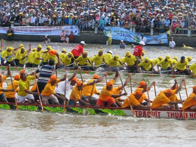 Thousands attend traditional Khmer festival in Soc Trang - 7