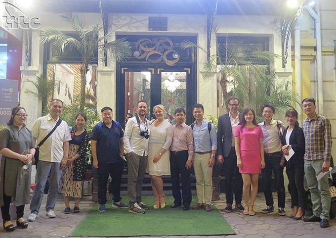 International bloggers promote Vietnam tourism - 1