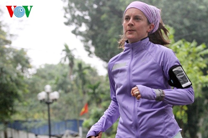 Thousands of people join Hanoi Run For Children 2014 - 9