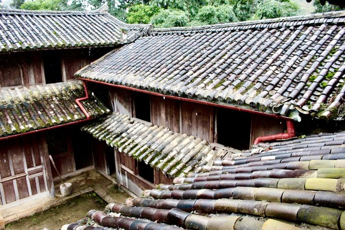 Explore the H'mong King’s Palace in Ha Giang - 1