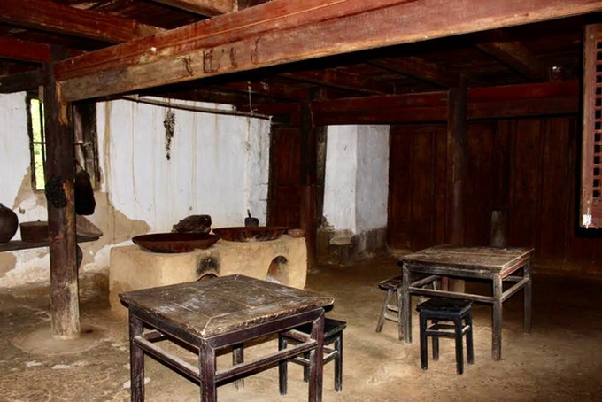 Explore the H'mong King’s Palace in Ha Giang - 7