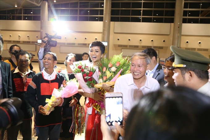 Miss Universe Top 5 finisher H'Hen Nie warmly welcomed home - 3