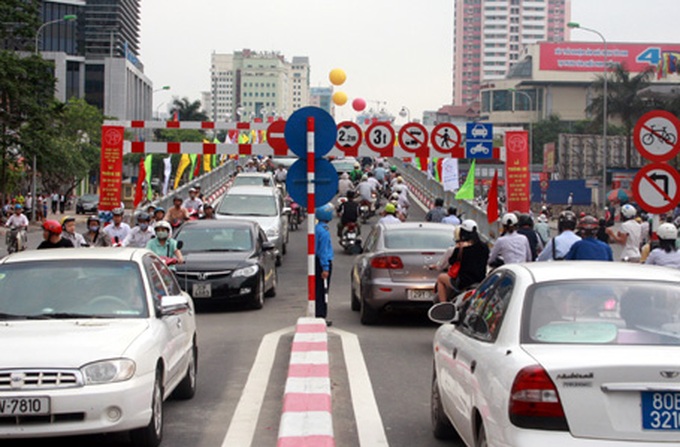 New overpasses fail to clear traffic congestion - 4
