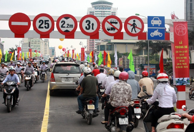 New overpasses fail to clear traffic congestion - 8