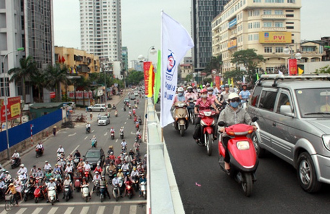 New overpasses fail to clear traffic congestion - 11