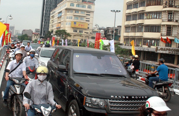 New overpasses fail to clear traffic congestion - 13