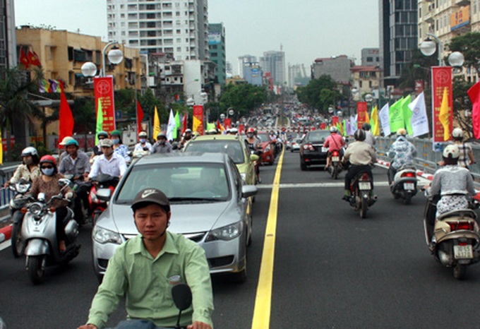 New overpasses fail to clear traffic congestion - 9