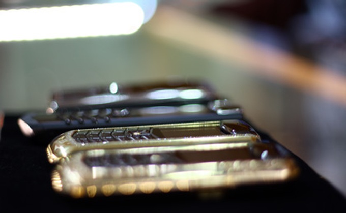 Rich splurge on ‘lucky’ mobile numbers - 2