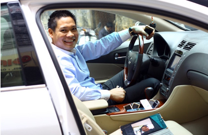 Rich splurge on ‘lucky’ mobile numbers - 1