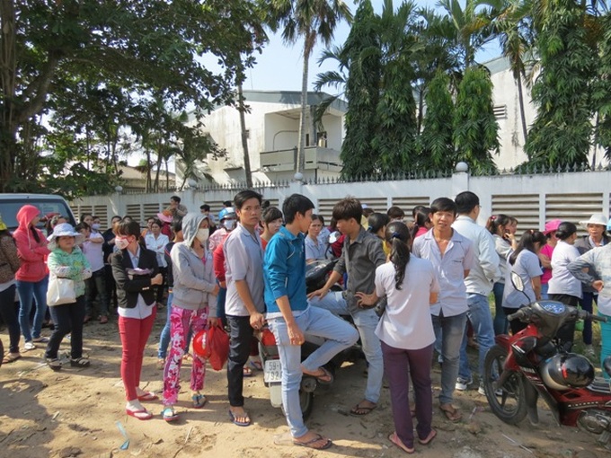 S.Korea firm to sue workers for loss-causing strike - 1