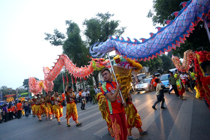 Hanoi Party Congress concludes with dragon dances - 8