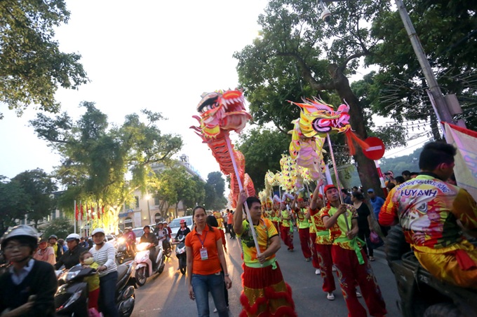 Hanoi Party Congress concludes with dragon dances - 7