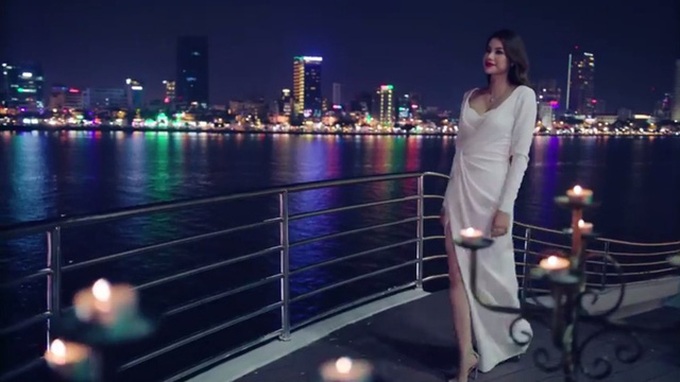 Miss Vietnam Universe promotes Da Nang and APEC 2017 - 2 Miss Vietnam Universe promotes Da Nang and APEC 2017 - 2