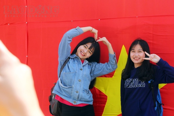 Hanoi turns red to cheer U23 team - 6
