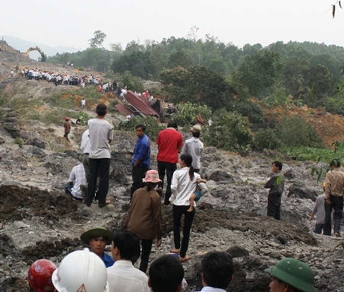 Coal dump site threatens livelihoods of villagers - 4 Coal dump site threatens livelihoods of villagers - 4