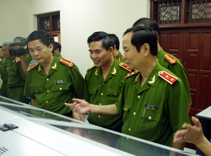 Hanoi issues new electronic ID cards - 4