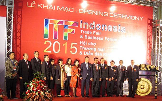 100 Indonesian companies seek business opportunities in Vietnam - 1