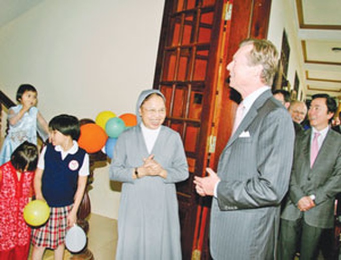 Nun dedicates life to saving children - 1