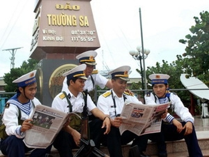 Vietnam demands a stop to violation of sovereignty - 1