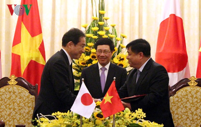 Japan pledges US$2.5 billion ODA for Vietnam - 3