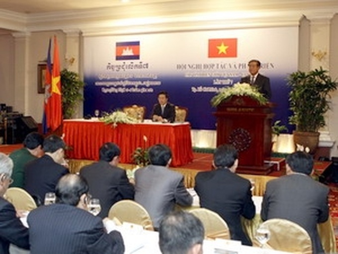 Border cooperation vital to Vietnam-Cambodia ties - 1