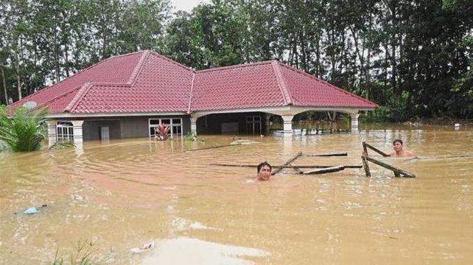 Floods in Johor yet to subside, thousands in evacuation centres - 1