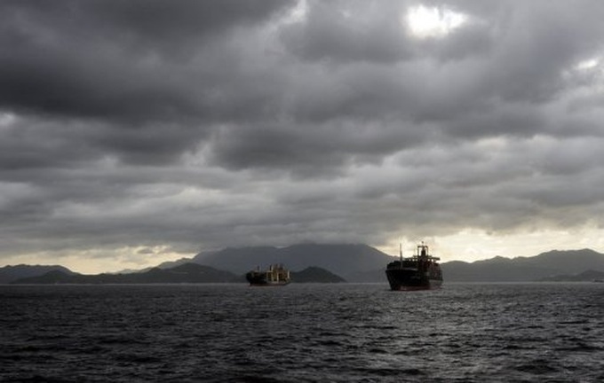 Cargo ship sinks in strong typhoon off Hong Kong - 1 Cargo ship sinks in strong typhoon off Hong Kong - 1