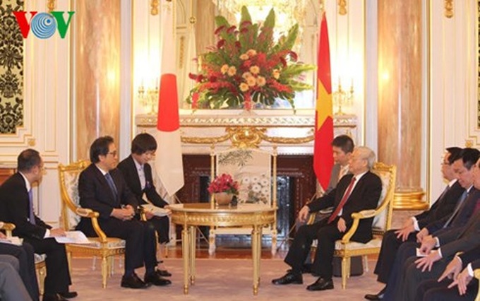 Party leader meets Japanese Emperor, other officials - 2