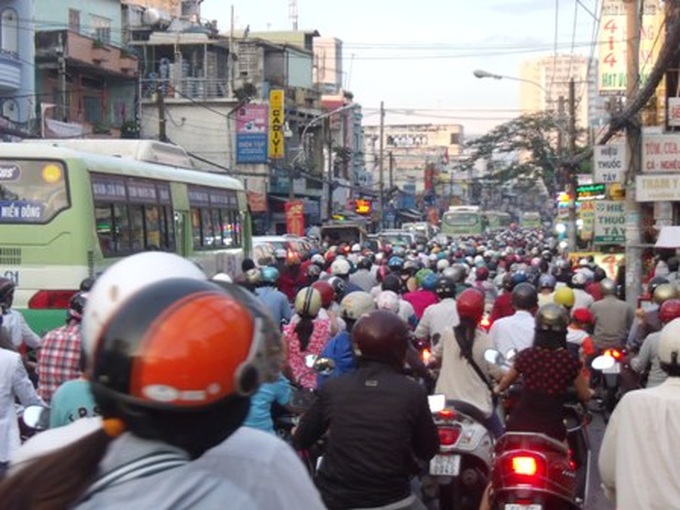 HCM City traffic at a standstill for Tet - 4