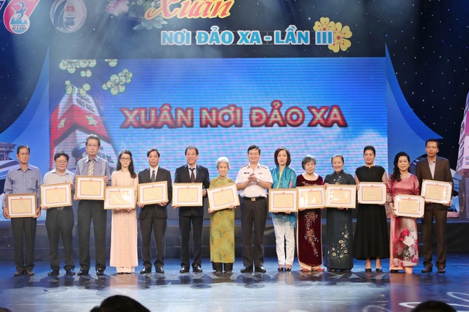 South African Consulate brings warm houses to underprivileged soldiers - 1