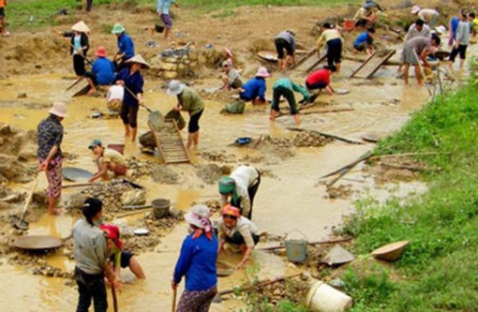 Prime Minister restricts mineral exports - 1