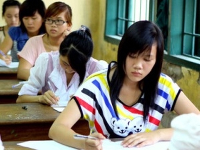 Over 800,000 students sit for university exams - 1
