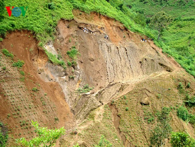 Rare earth minerals illegally stripped in Lai Chau - 2 Rare earth minerals illegally stripped in Lai Chau - 2