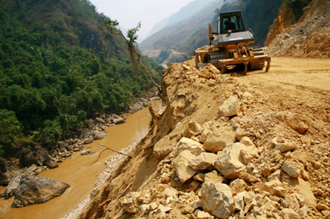 River threatened by hydropower projects - 4 River threatened by hydropower projects - 4
