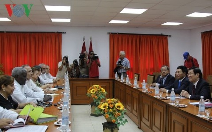 Vietnam resolved to deepen ties with Cuba: State President - 2