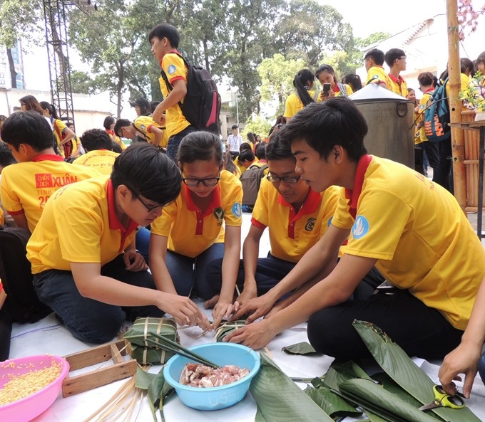 Students spring-clean houses for charity - 2