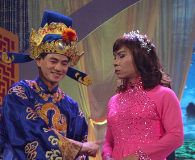 Authorities bemoan popular 'crude' satire show - 1