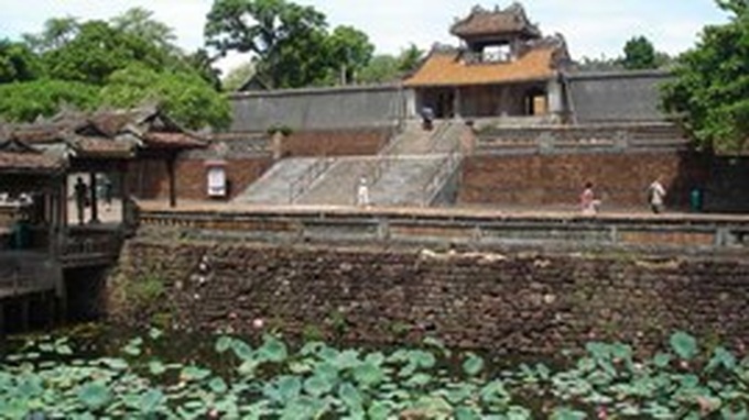 Poland helps preserve Hue’s King Tu Duc tomb - 1