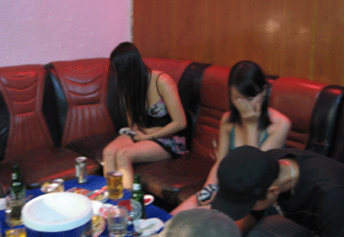 Monthly income of prostitute workers very high - 1
