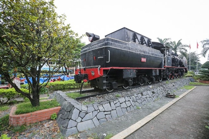 Old locomotive set for display at Hanoi Museum - 1