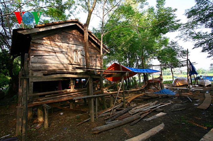 Kim Bong carpentry village - 3