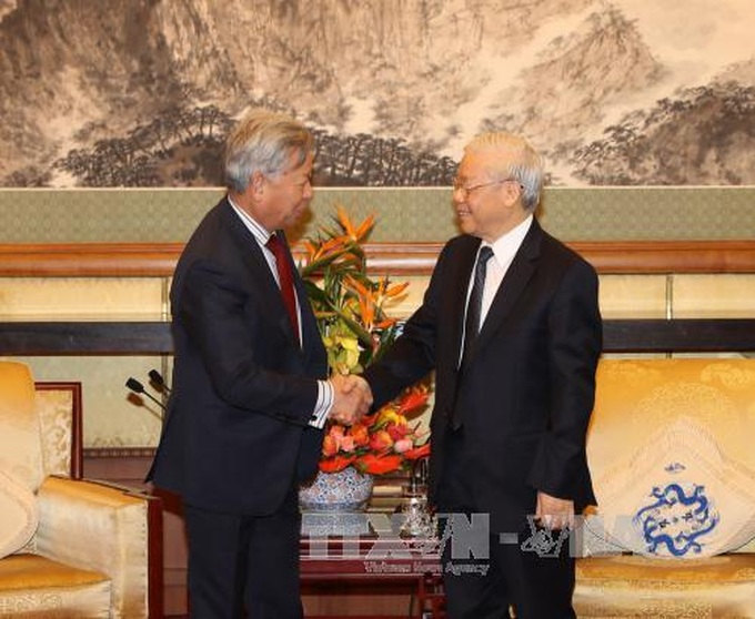 Party General Secretary Nguyen Phu Trong meets with Chinese CEOs - 1