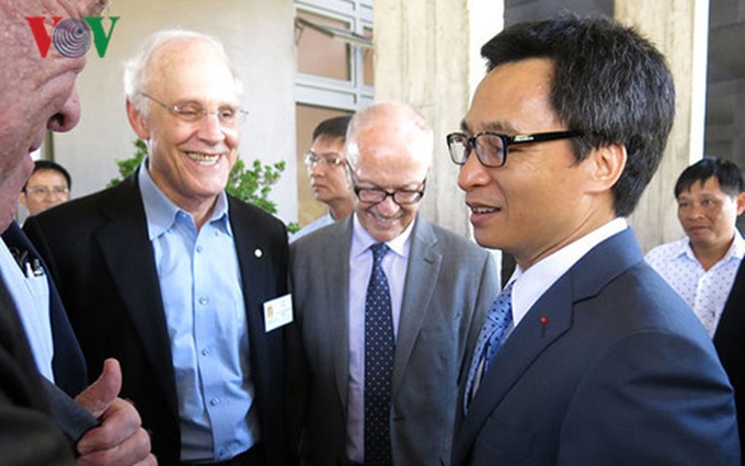 Nobel laureates, scientists attend forum in Quy Nhon - 2
