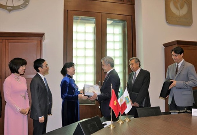 Mexico City keen to build cooperative ties with HCM City - 1