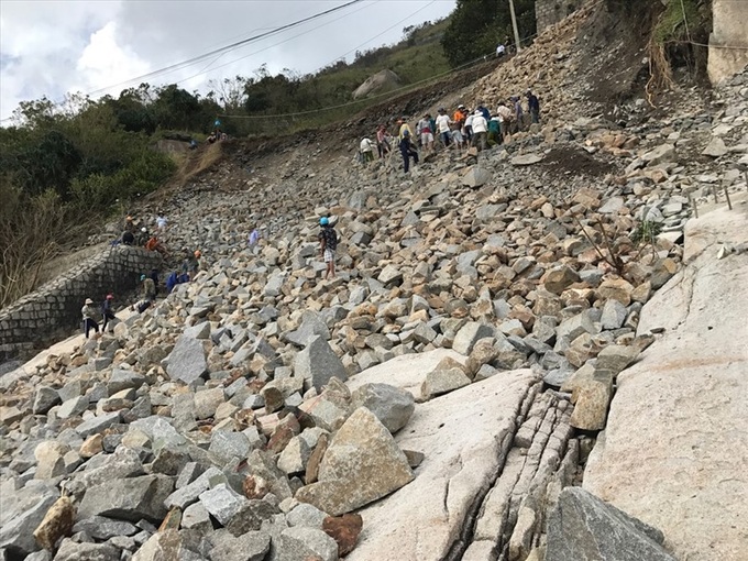 North-South railway paralysed after Damrey - 1