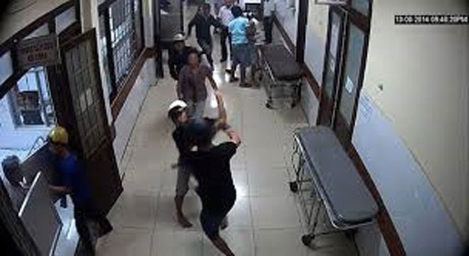 Poor doctor care, lax security, blamed for hospital staff attacks - 1