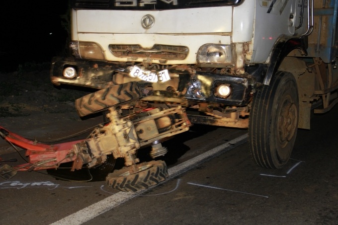 Five died in farm truck crash - 1 Five died in farm truck crash - 1